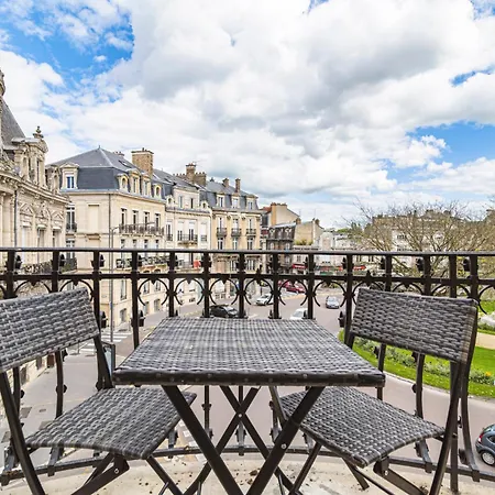 Apartment Aux Clefs Des Sacres - Aristide Briand *