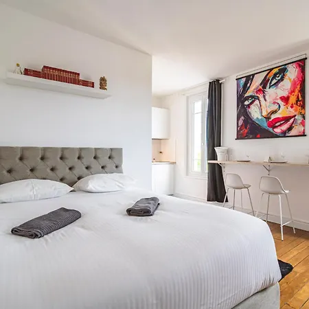 Apartment Aux Clefs Des Sacres - Aristide Briand