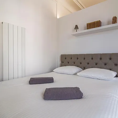 Apartment Aux Clefs Des Sacres - Aristide Briand *