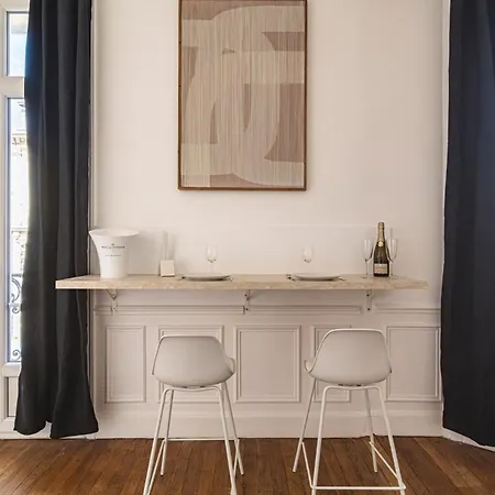 Apartment Aux Clefs Des Sacres - Aristide Briand